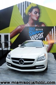 118499586VA008_Mercedes_Ben